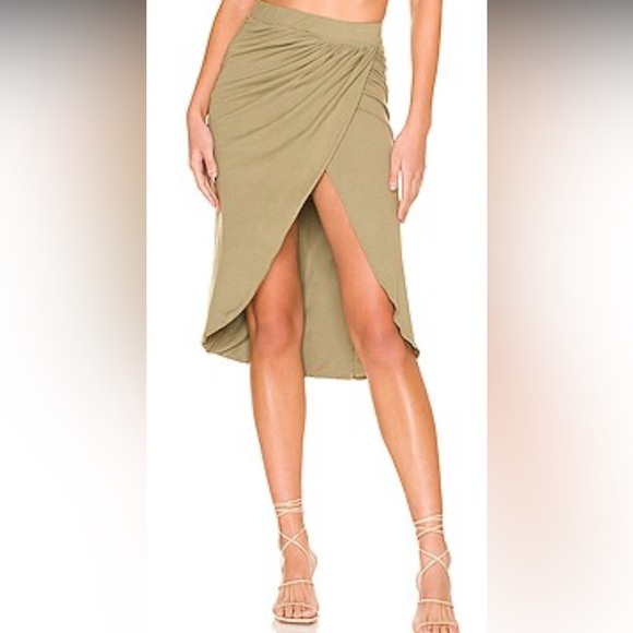 NWT Monrow Shirred Skirt in Army size Medium - Picture 1 of 16